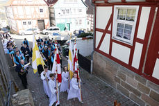 Feier der 1. Heiligen Kommunion in Sankt Crescentius (Foto: Karl-Franz Thiede)